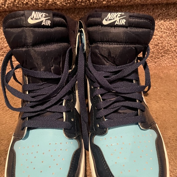 Like NEW Nike Air Jordan Retro size 9. A beautiful sneaker on & off the court🏀🏀 - Picture 11 of 13